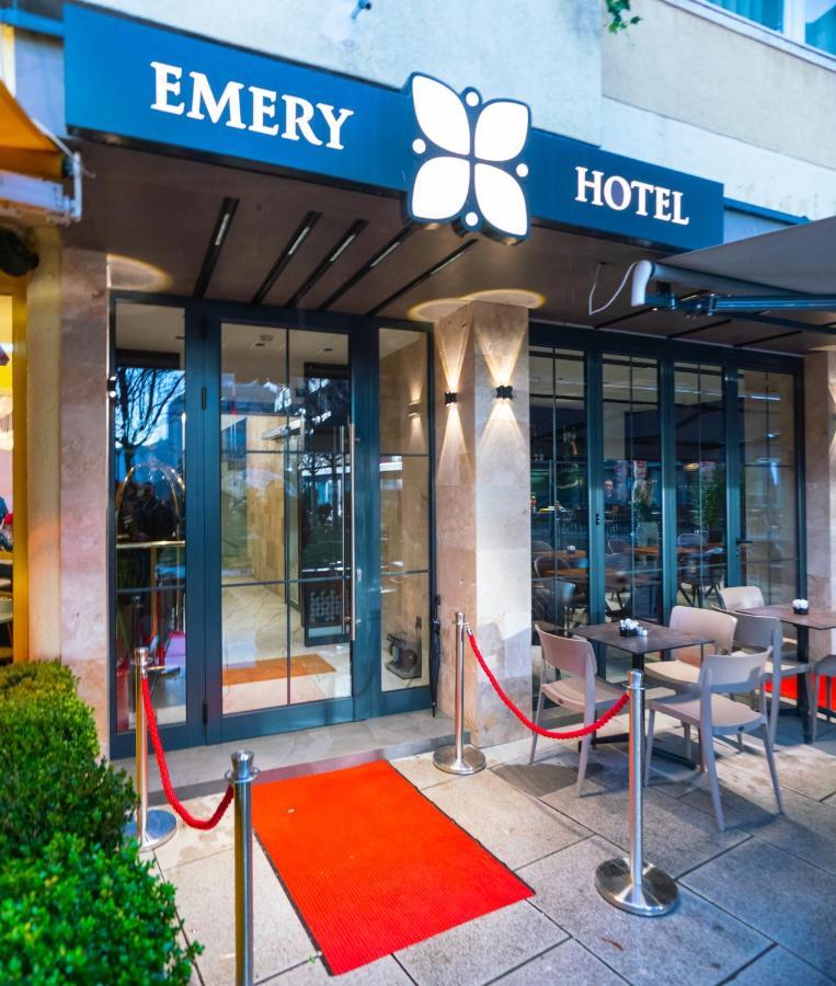 Emery Hotel Prishtinë Ngoại thất bức ảnh