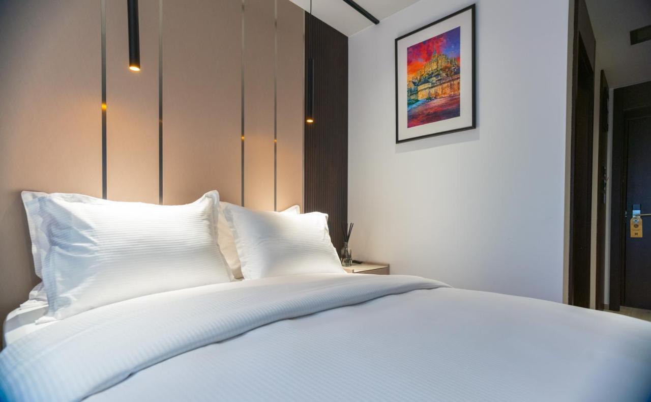 Emery Hotel Prishtinë Ngoại thất bức ảnh