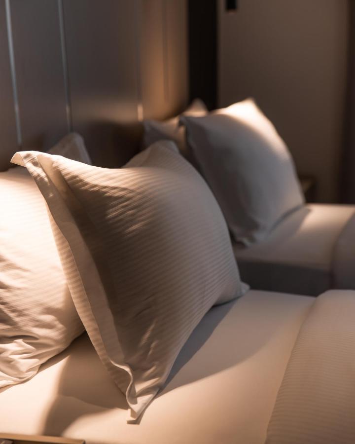 Emery Hotel Prishtinë Ngoại thất bức ảnh