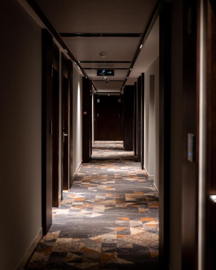 Emery Hotel Prishtinë Ngoại thất bức ảnh
