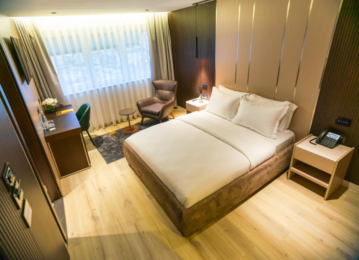 Emery Hotel Prishtinë Ngoại thất bức ảnh