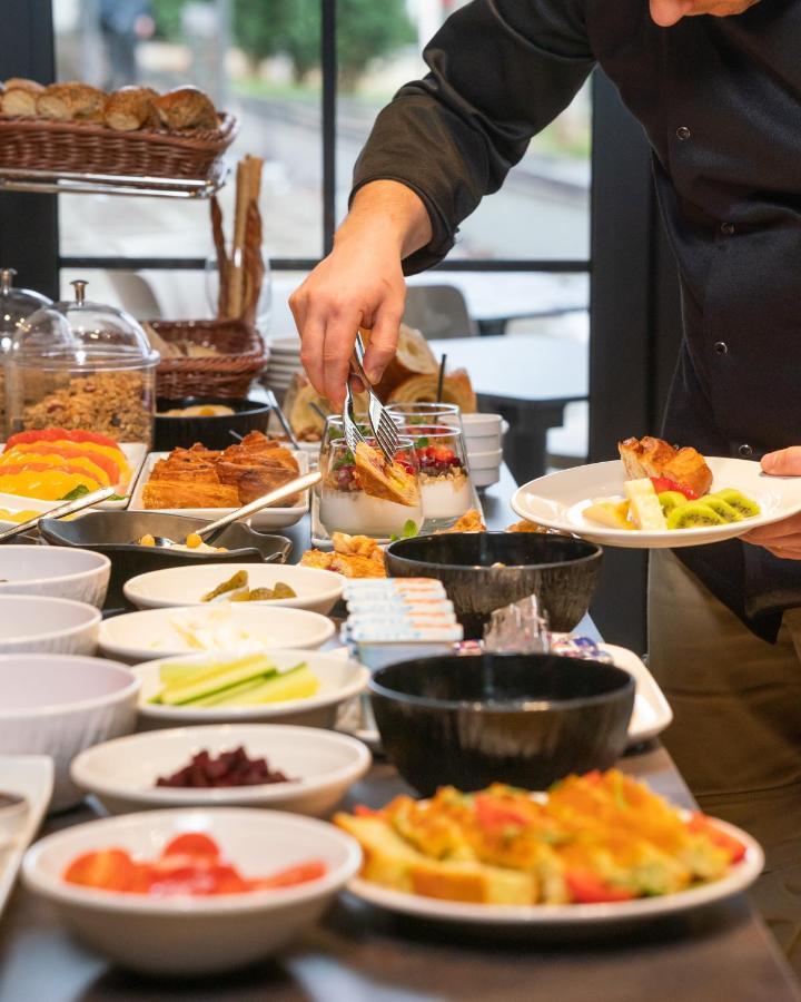 Emery Hotel Prishtinë Ngoại thất bức ảnh