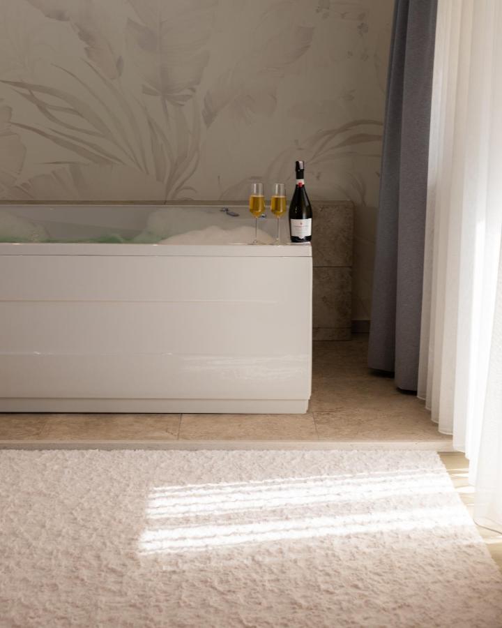 Emery Hotel Prishtinë Ngoại thất bức ảnh