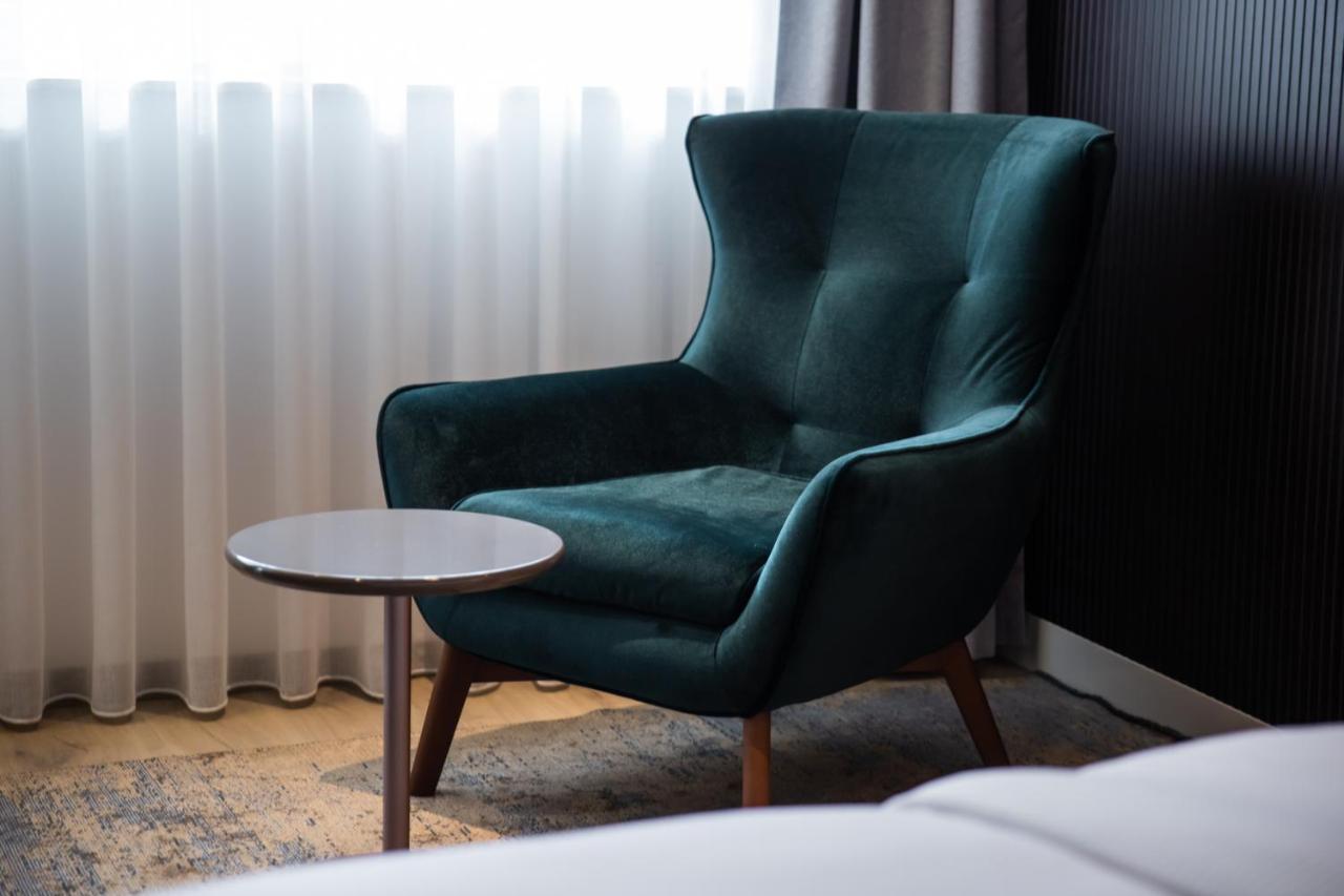 Emery Hotel Prishtinë Ngoại thất bức ảnh